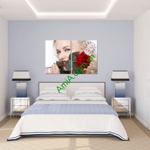Tranh treo tường phòng ngủ bông hồng và cô gái amia 133-01