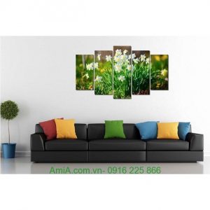 Hình ảnh mẫu thiết kế tranh hoa thủy tiên treo tường phòng khách đẹp