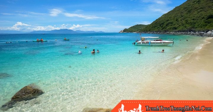 Phong cảnh Nha Trang: Phong cảnh tuyệt đẹp của Nha Trang sẽ không bao giờ làm bạn thất vọng. Với bãi biển cát trắng và nước biển trong xanh, cùng với những địa danh du lịch nổi tiếng như Hòn Chồng, Núi Cô Tiên, Nha Trang đang chờ đón bạn khám phá. Hãy cùng xem hình ảnh để tận hưởng vẻ đẹp khó cưỡng này.